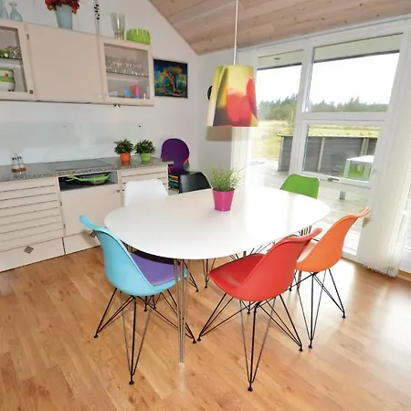 Three-bedroom Holiday In بيت للعطل Brovst